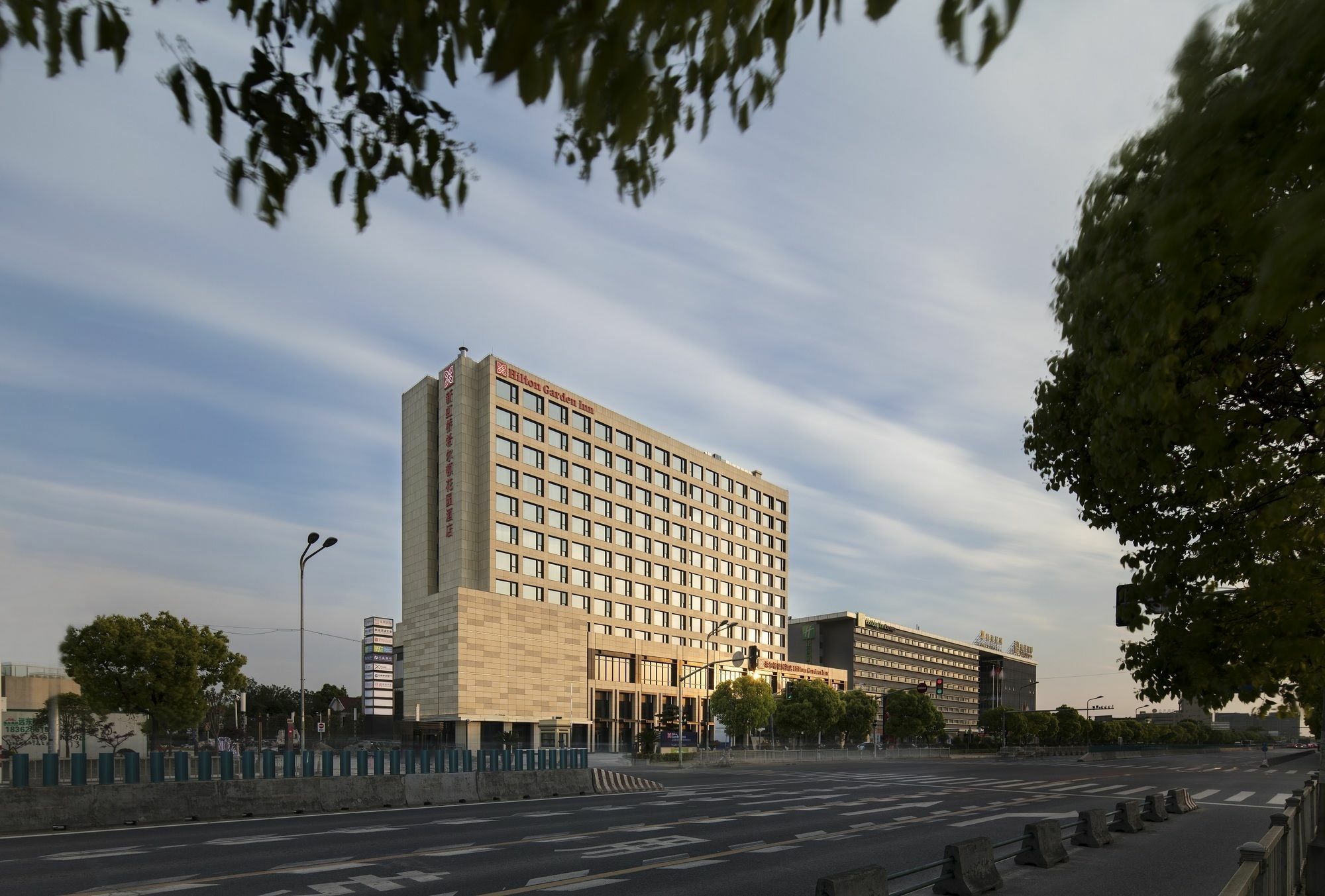 Hilton Garden Inn Shanghai Hongqiao NECC Bagian luar foto